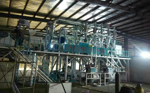 成套<a href=http://www.qimokatong.com/product/6/ target=_blank class=infotextkey>玉米深加工機(jī)械</a>